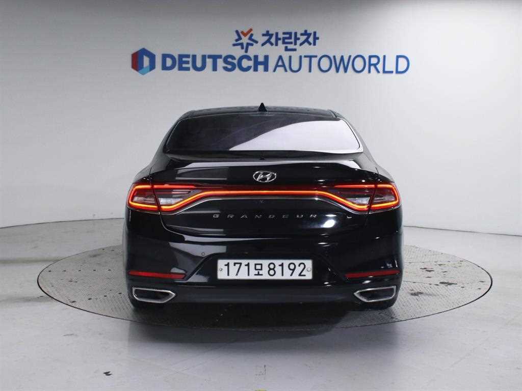 HYUNDAI Grandeur - Vista 4
