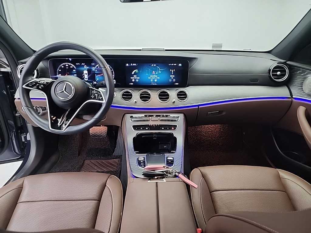Mercedes Benz E class - Vista 7