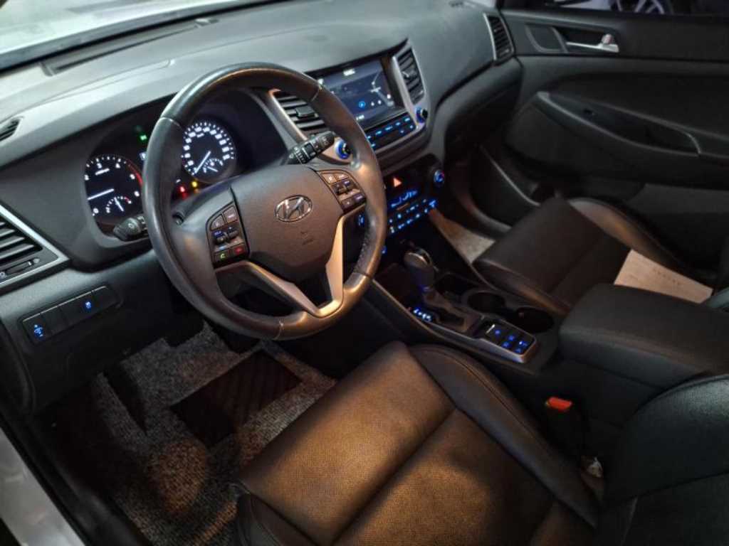 HYUNDAI Tucson - Vista 8