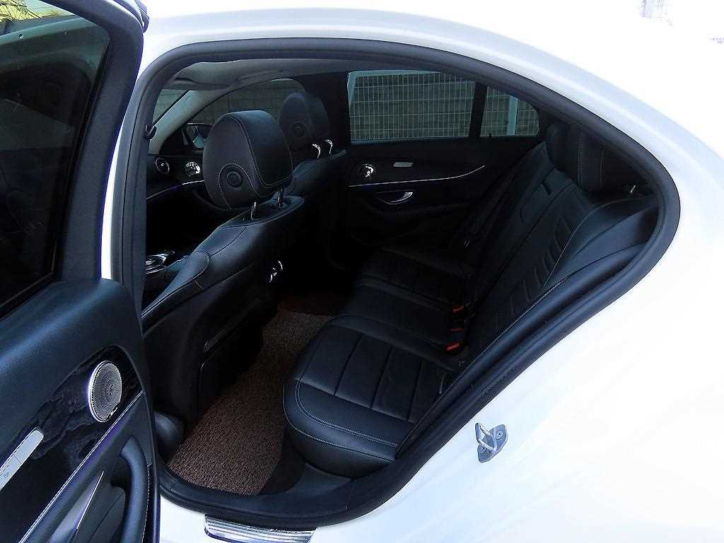 Mercedes Benz E class - Vista 6