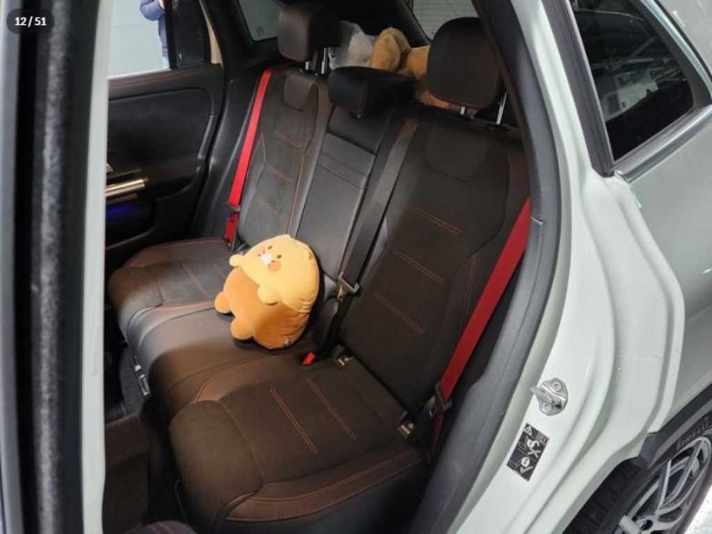 Mercedes Benz GLA Class - Vista 7