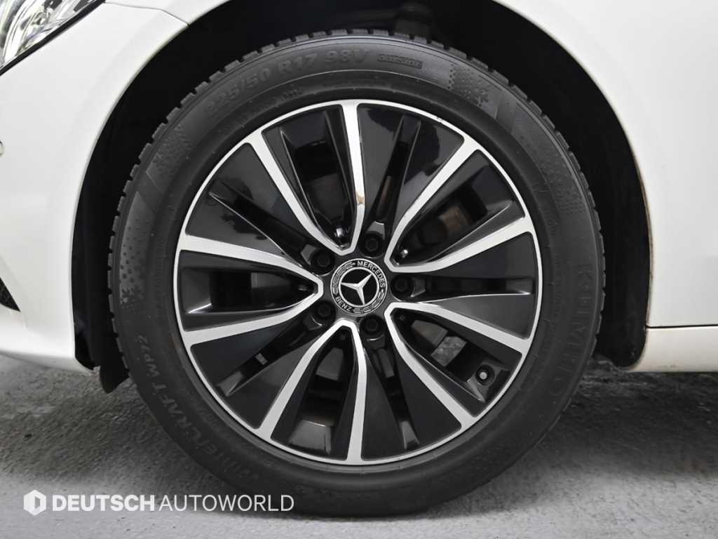 Mercedes Benz C Class - Vista 5