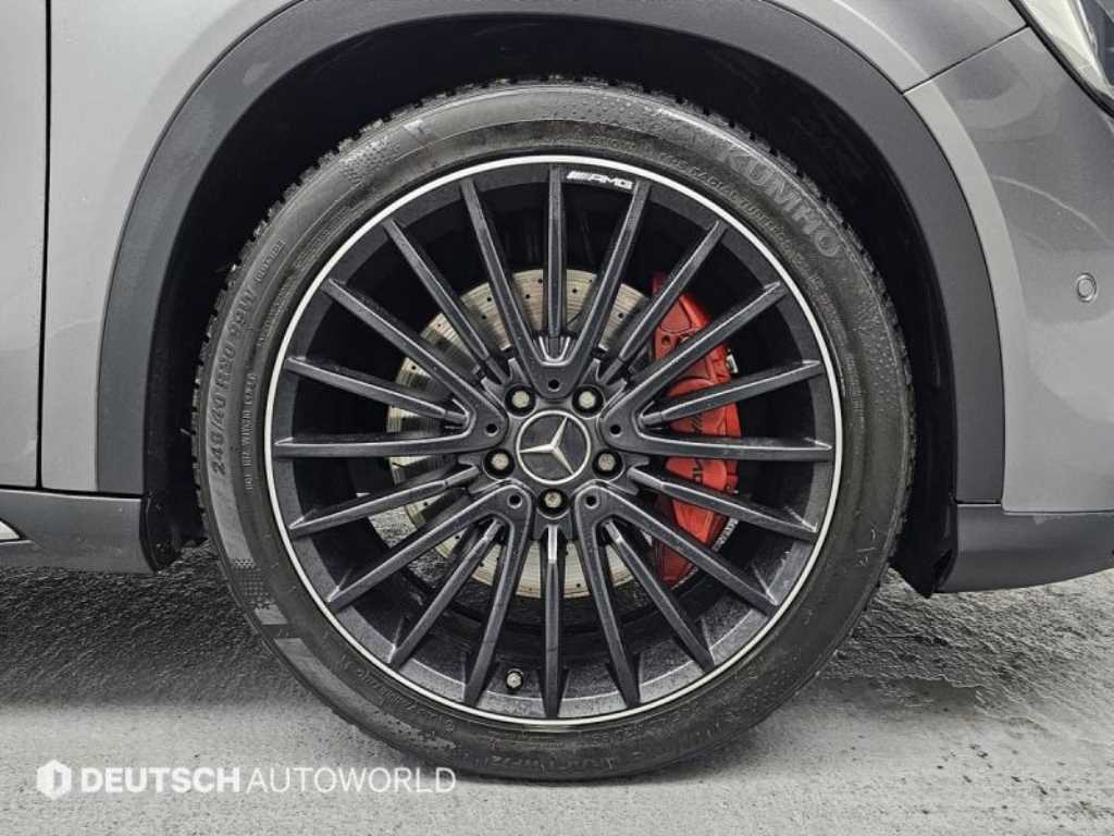 Mercedes Benz GLA Class - Vista 5