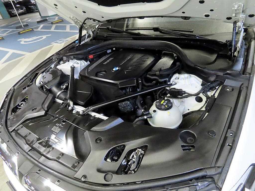 BMW 5 Series 2017 Blanco - Importación desde Corea - HF Imports Iquique - Foto 19