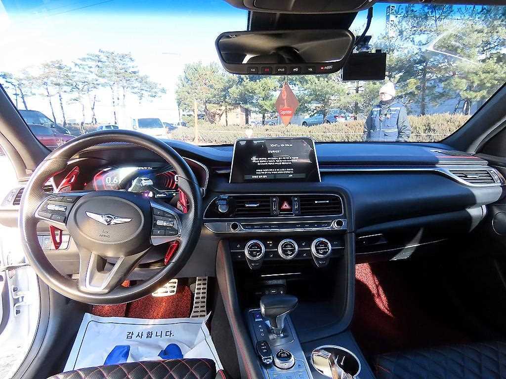 Genesis G70 - Vista 7