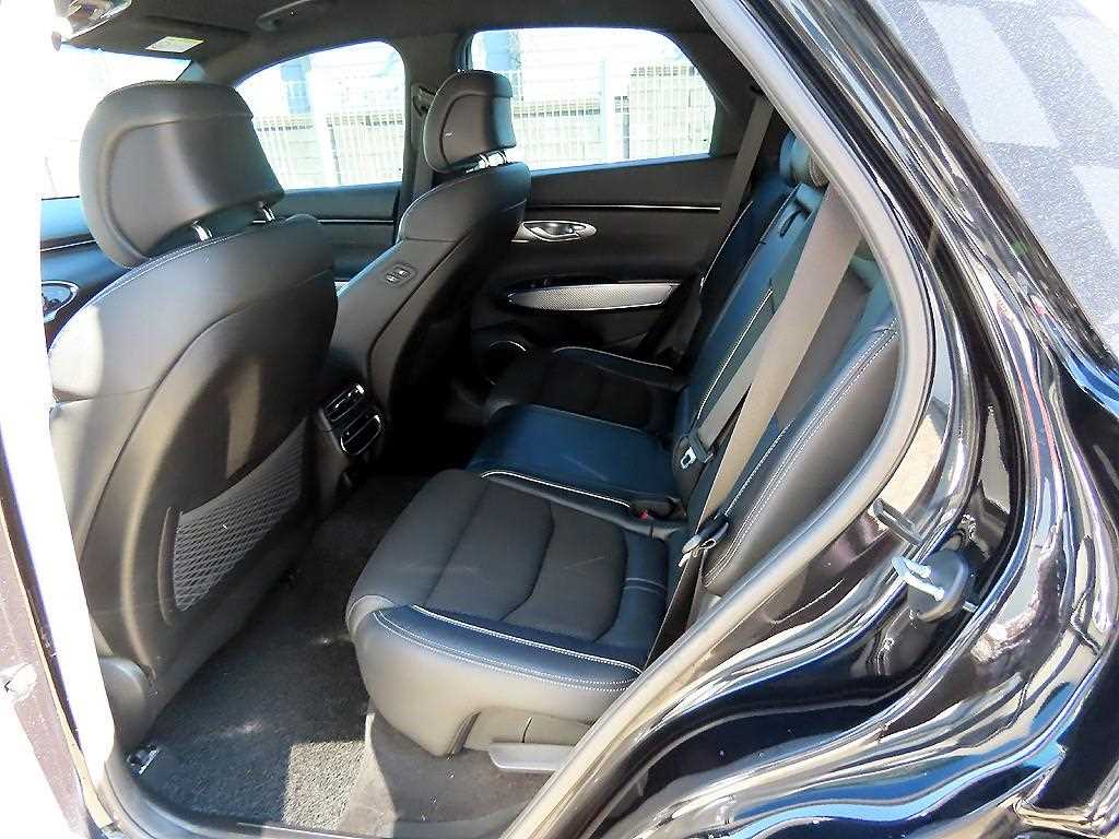 Genesis GV70 - Vista 6