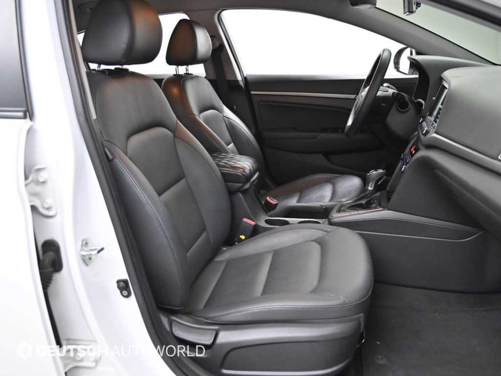 HYUNDAI Avante - Vista 11