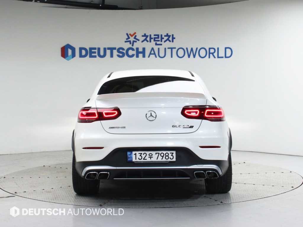 Mercedes Benz GLC Class - Vista 4