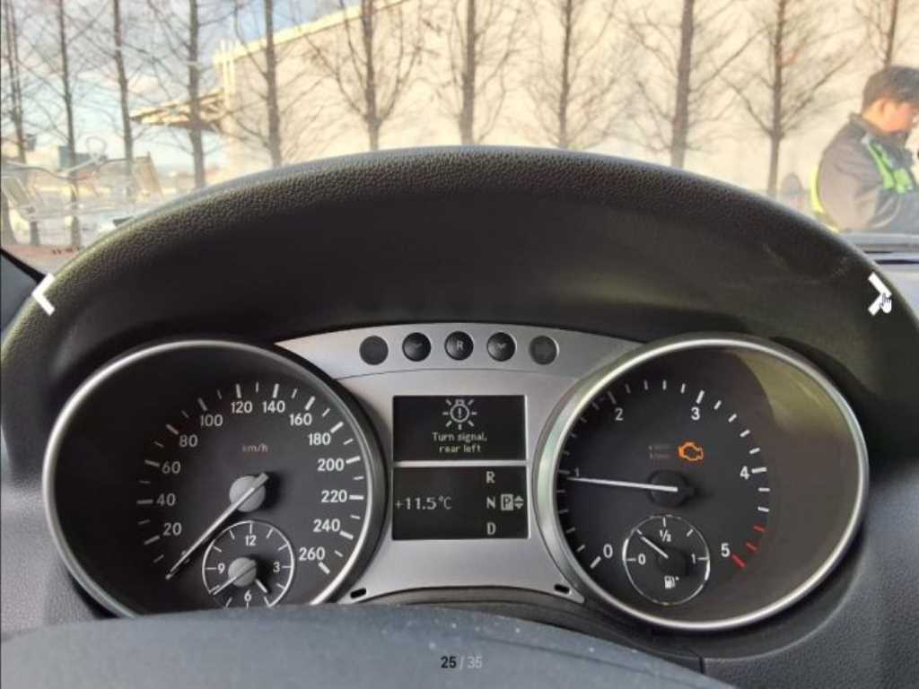 Mercedes Benz M Class - Vista 12