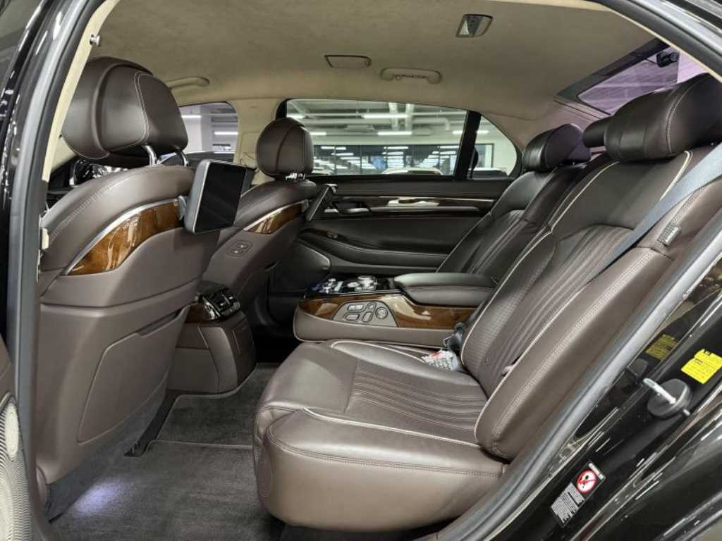 Genesis EQ900 - Vista 8