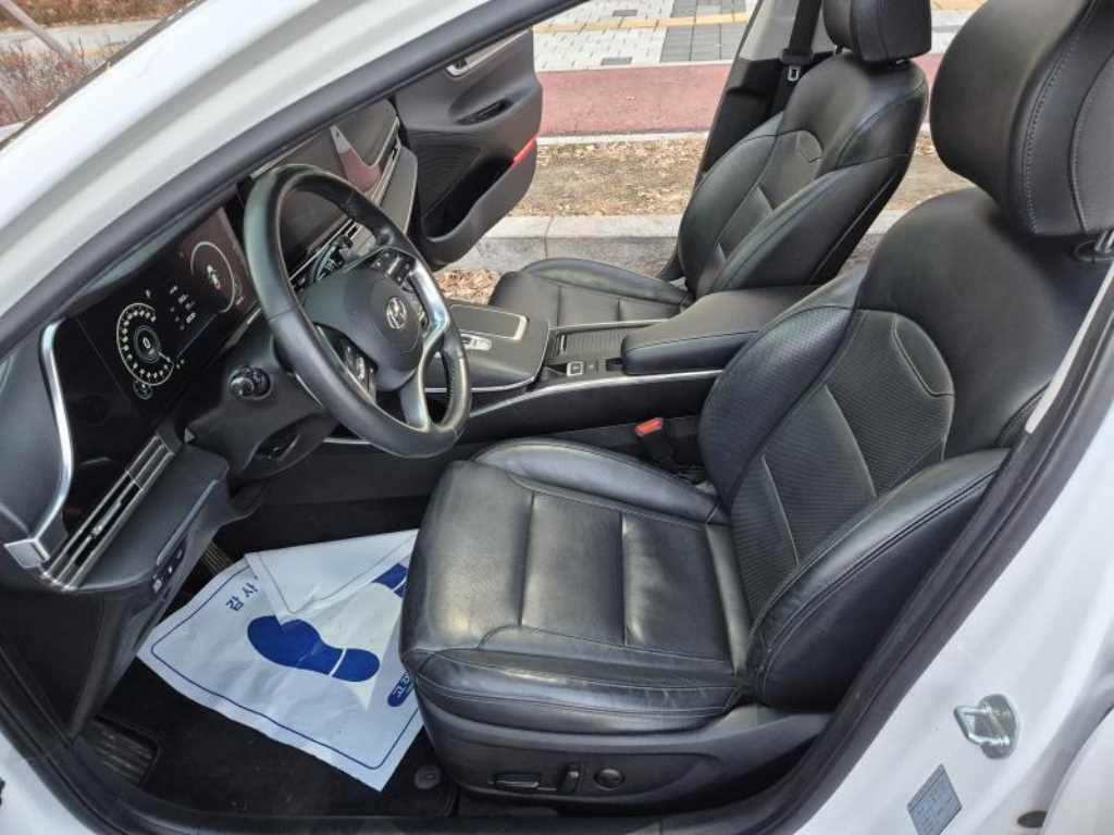 HYUNDAI Grandeur - Vista 6