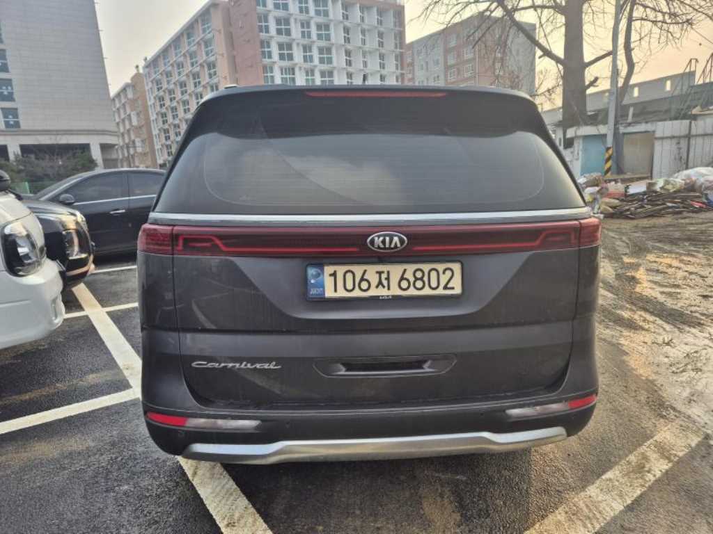 KIA Carnival - Vista 3