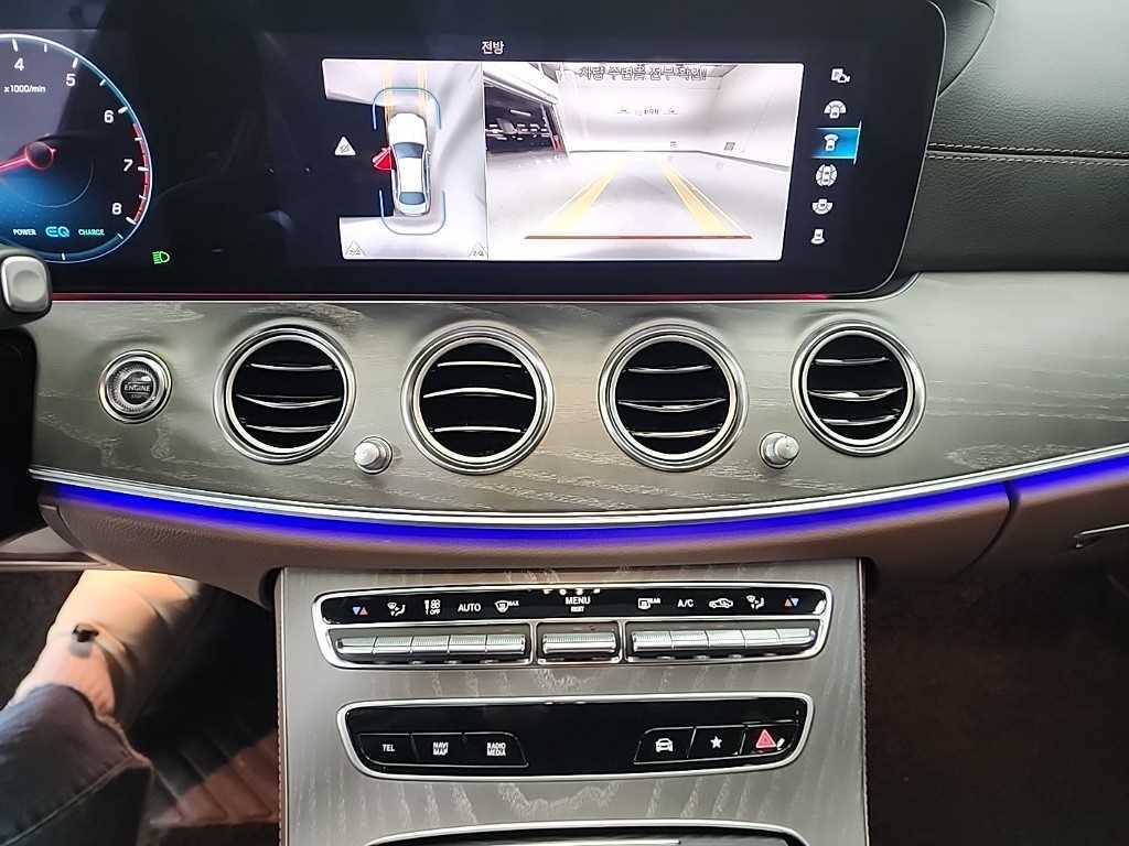 Mercedes Benz E class - Vista 10