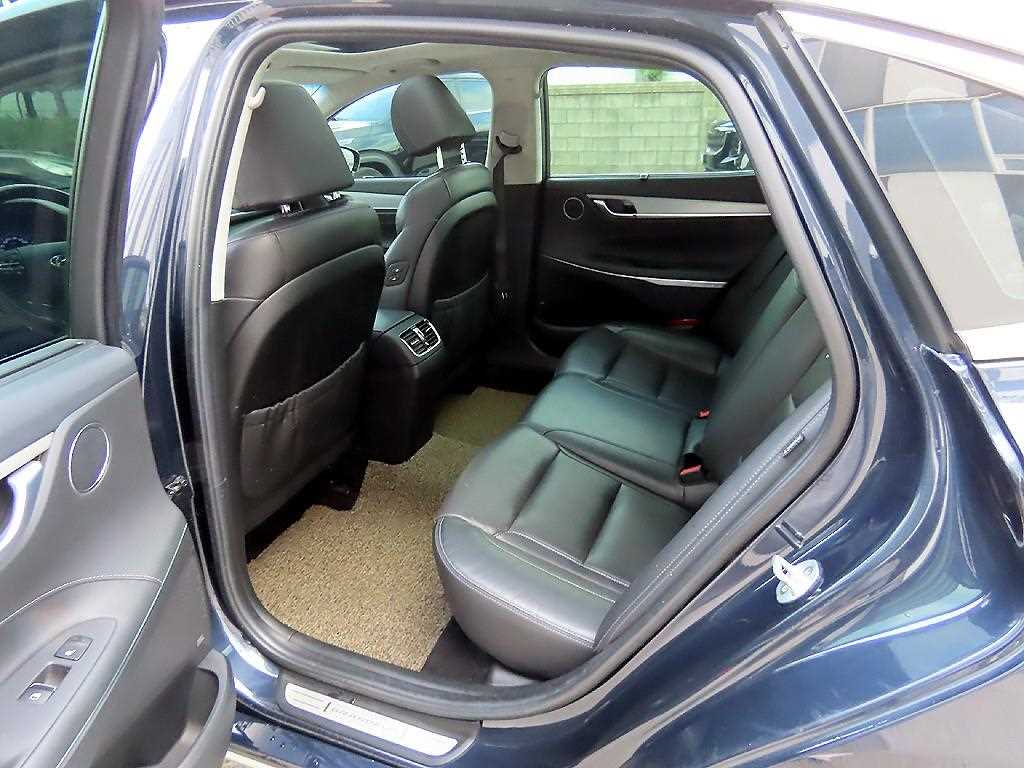 HYUNDAI Grandeur - Vista 8