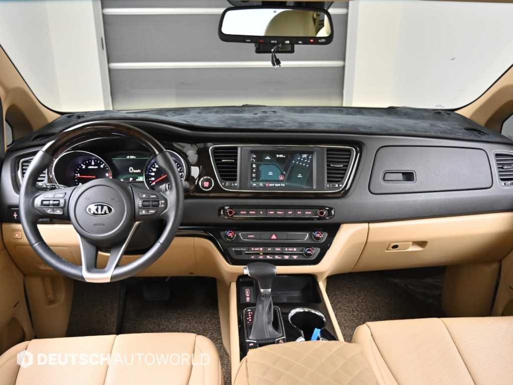 KIA Carnival - Vista 7