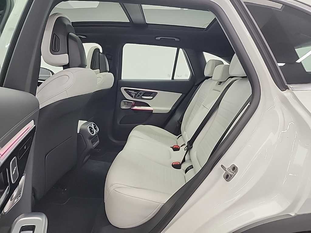 Mercedes Benz GLC Class - Vista 12