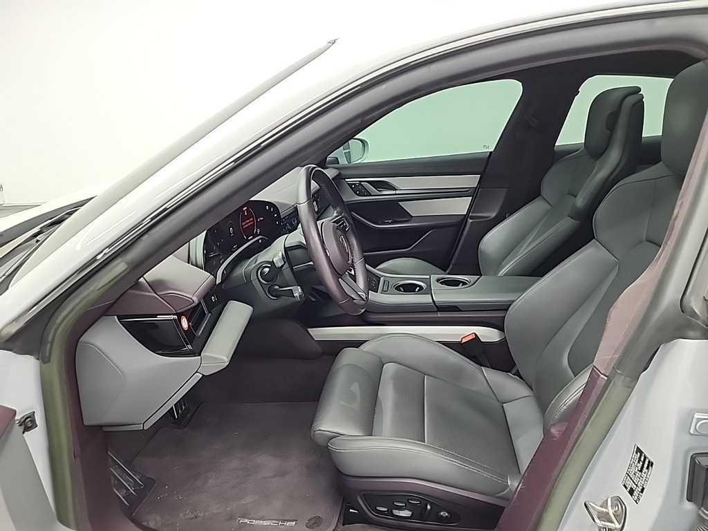 Porsche Taycan - Vista 11