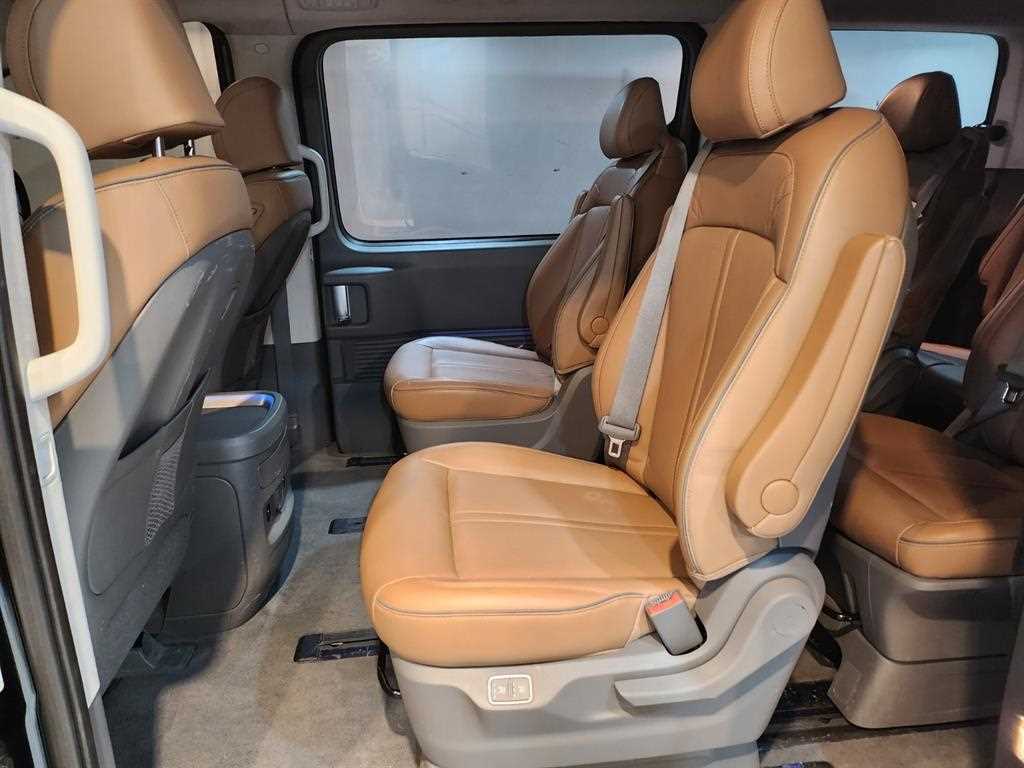 HYUNDAI Staria - Vista 6