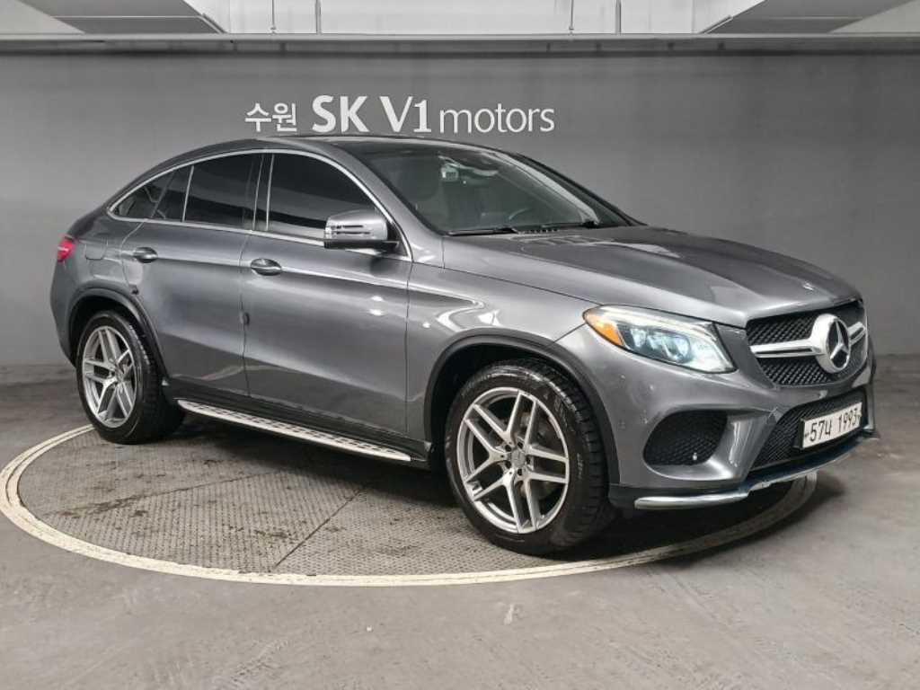 Mercedes Benz GLE Class - Vista 5
