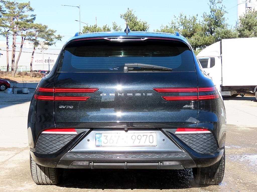 Genesis GV70 - Vista 4