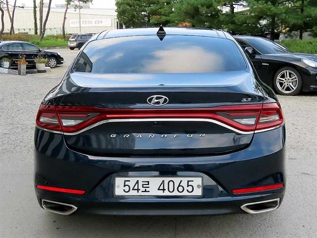 HYUNDAI Grandeur - Vista 6