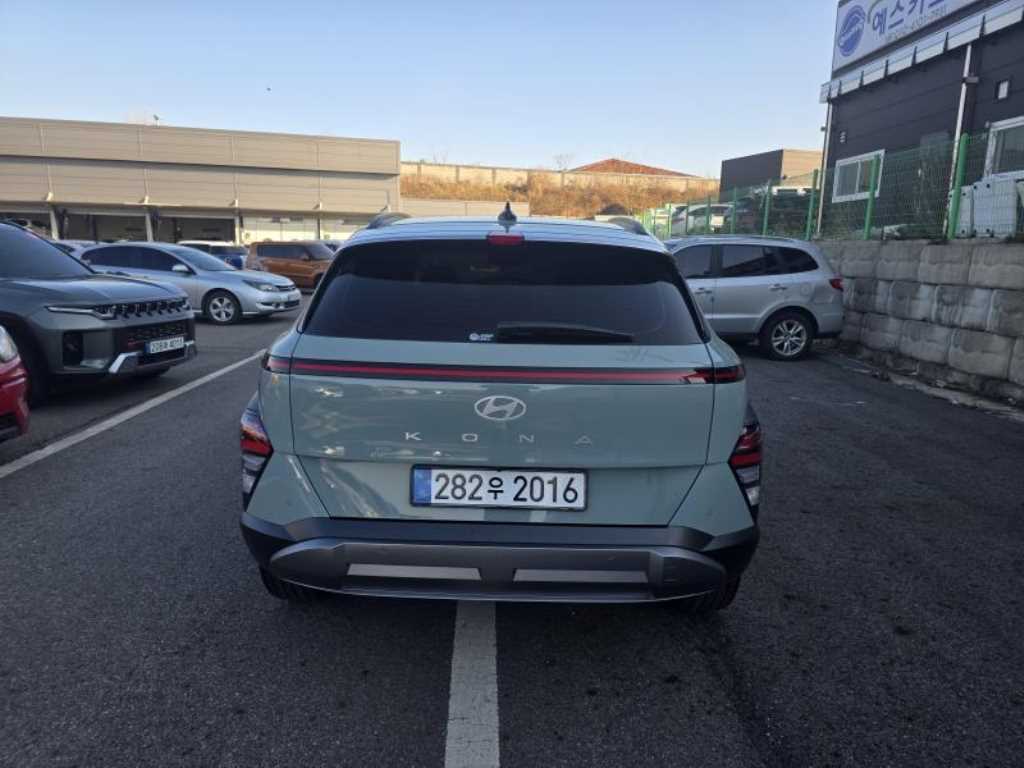 HYUNDAI Kona - Vista 5
