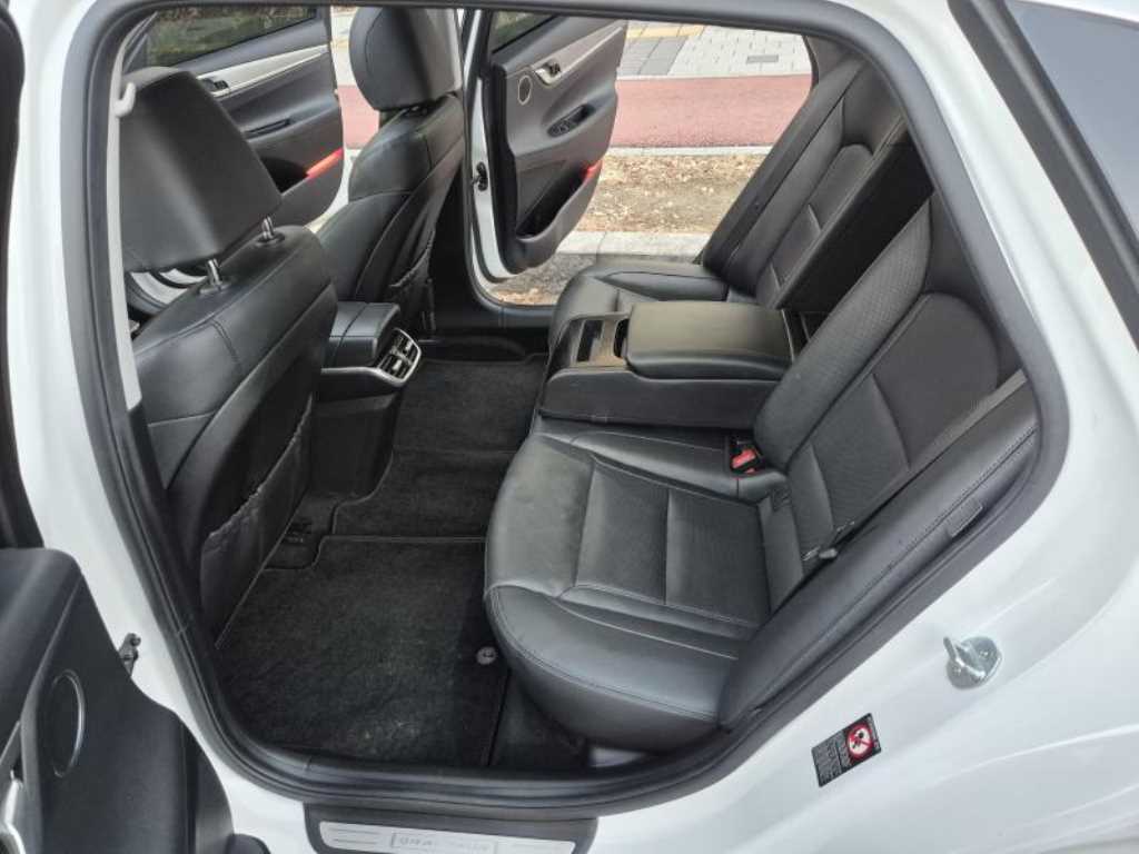 HYUNDAI Grandeur - Vista 5