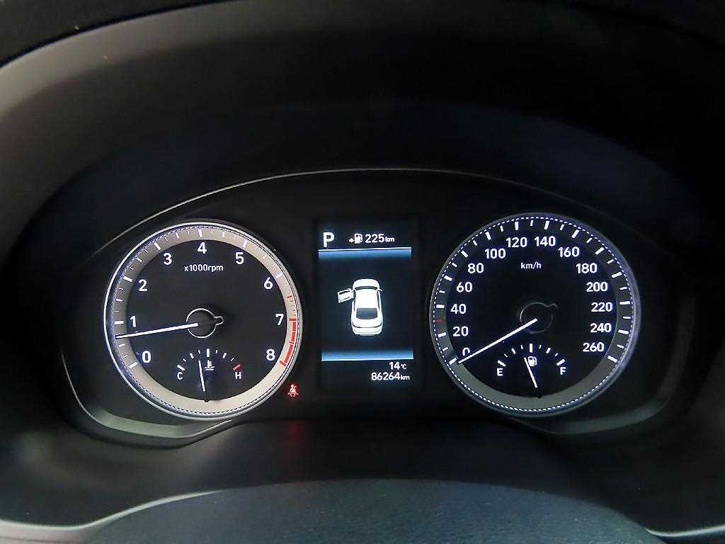 HYUNDAI Grandeur - Vista 11