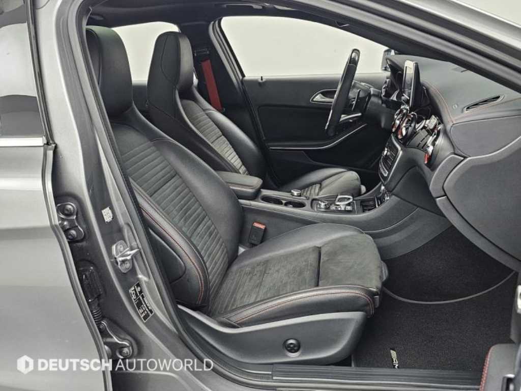 Mercedes Benz GLA Class - Vista 10