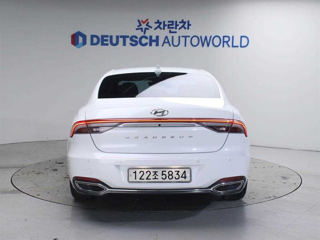 HYUNDAI Grandeur - Vista 4