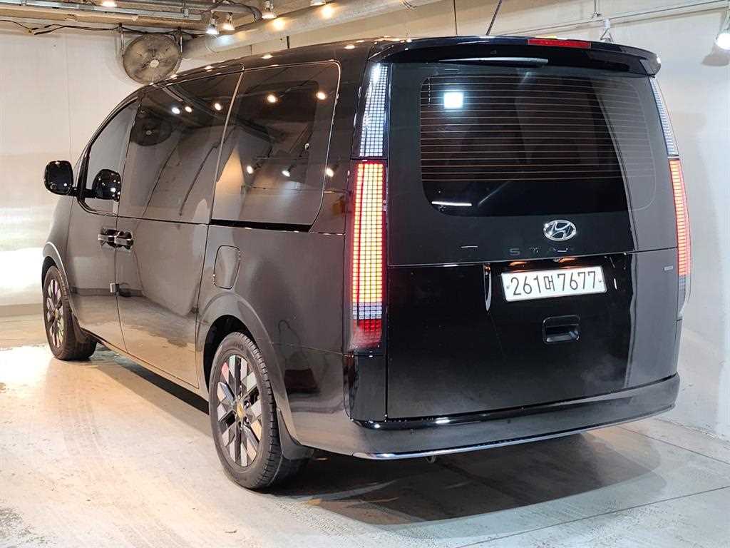 HYUNDAI Staria - Vista 4