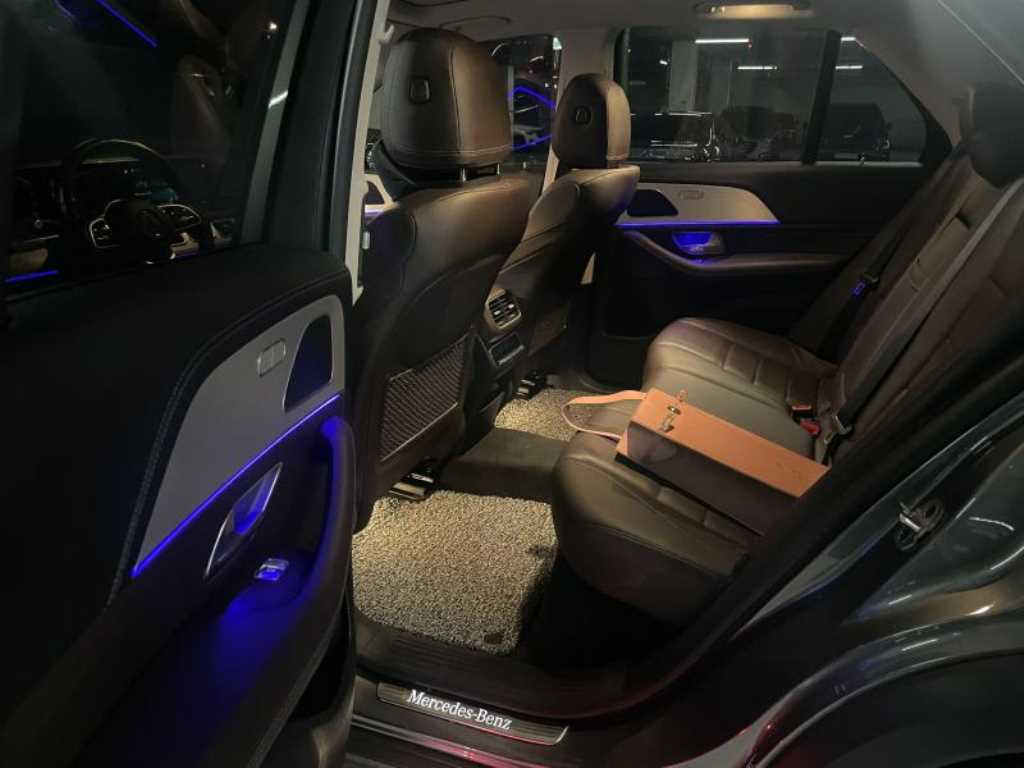 Mercedes Benz GLE Class - Vista 8