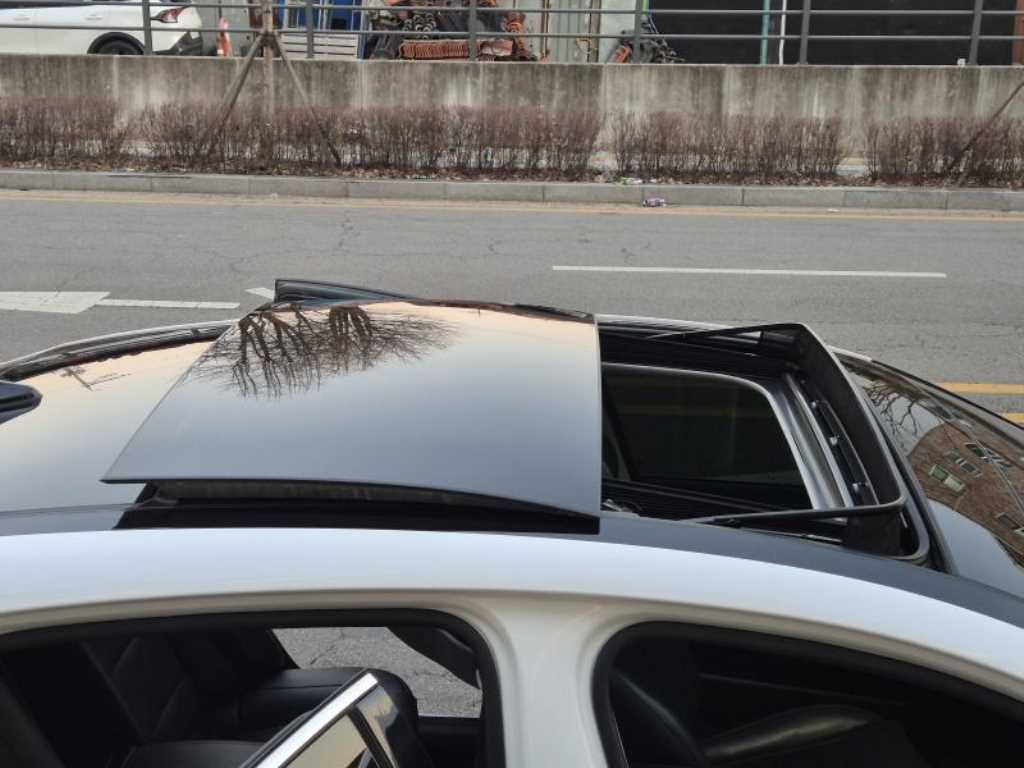 HYUNDAI Grandeur - Vista 11