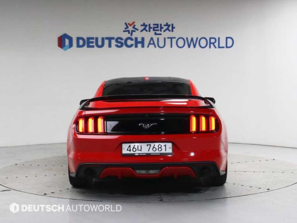 Ford Mustang - Vista 4