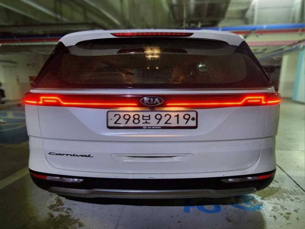 KIA Carnival - Vista 2