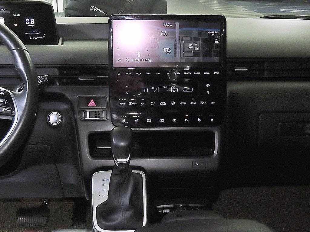 HYUNDAI Staria - Vista 11