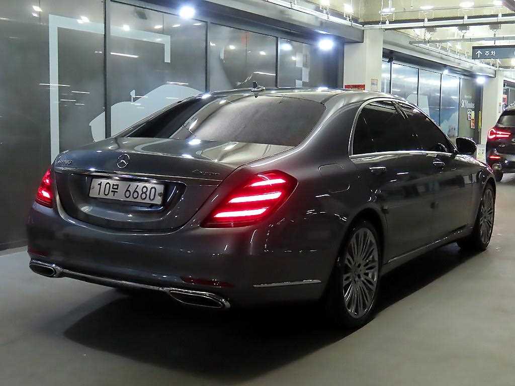 Mercedes Benz S Class - Vista 4