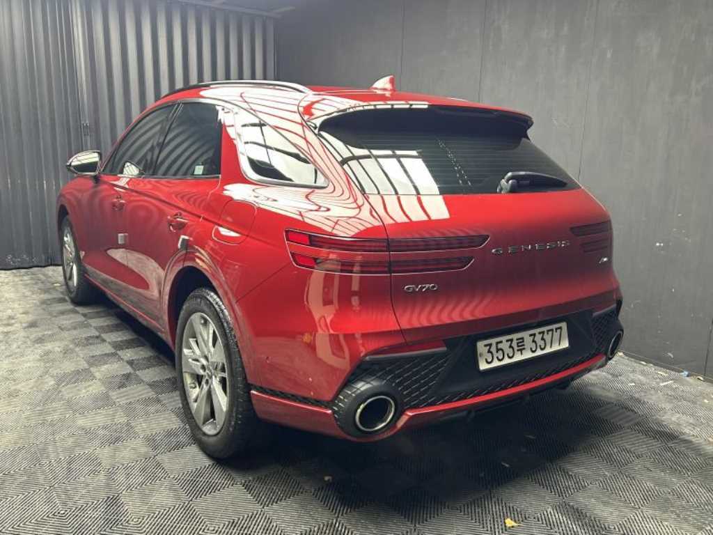 Genesis GV70 - Vista 4