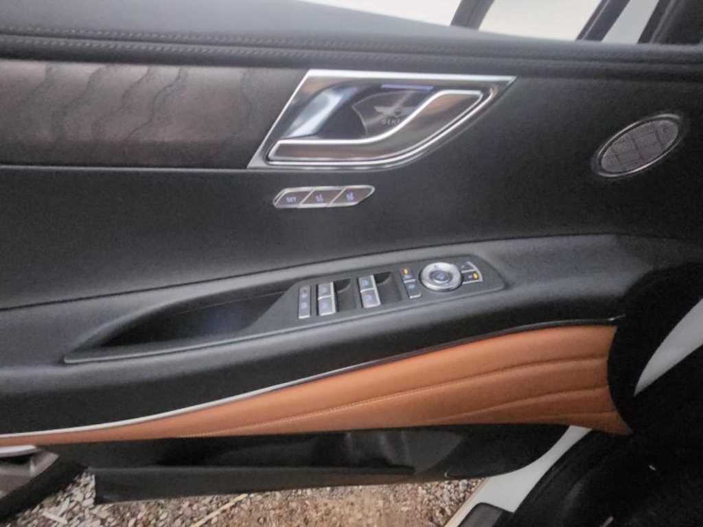 Genesis GV80 - Vista 9