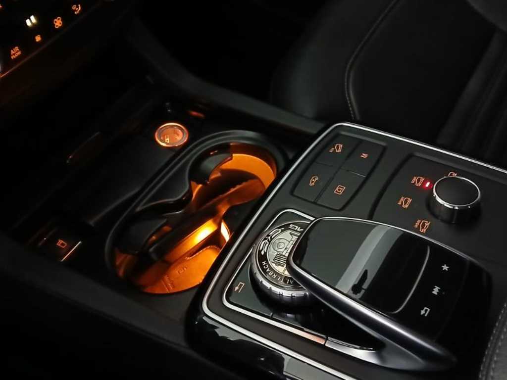 Mercedes Benz GLE Class - Vista 12