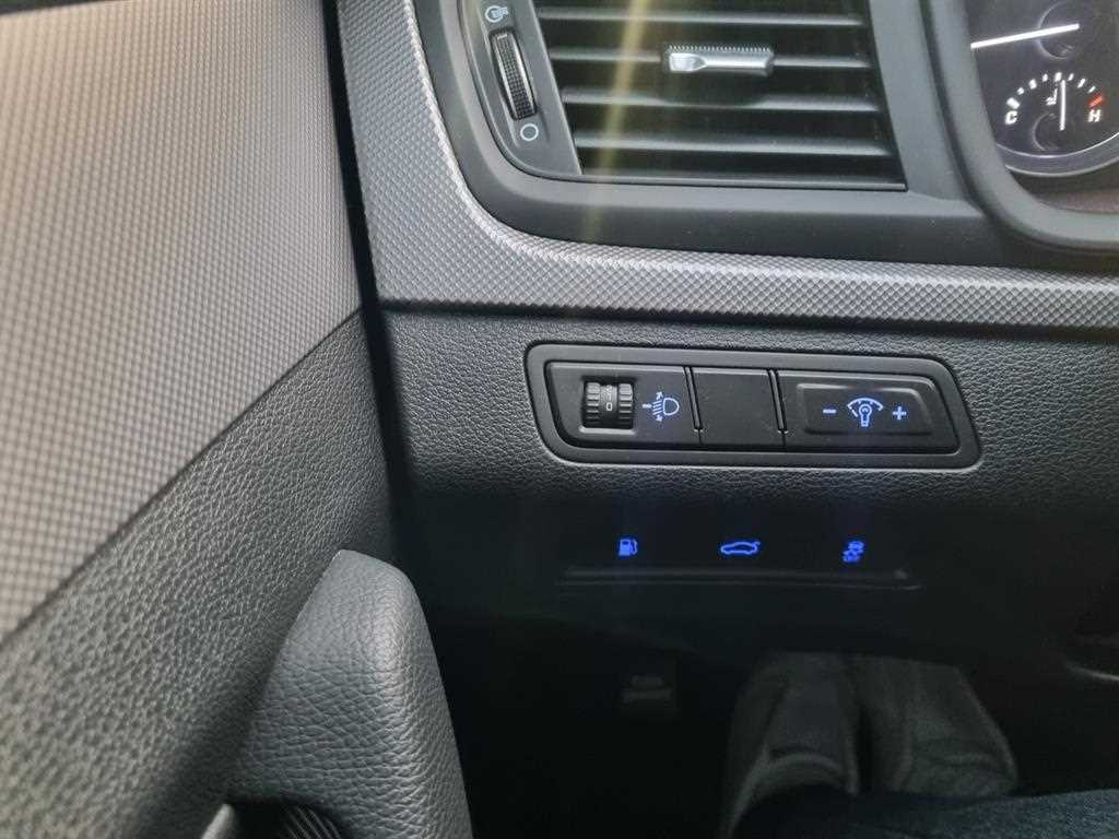 HYUNDAI Sonata - Vista 11