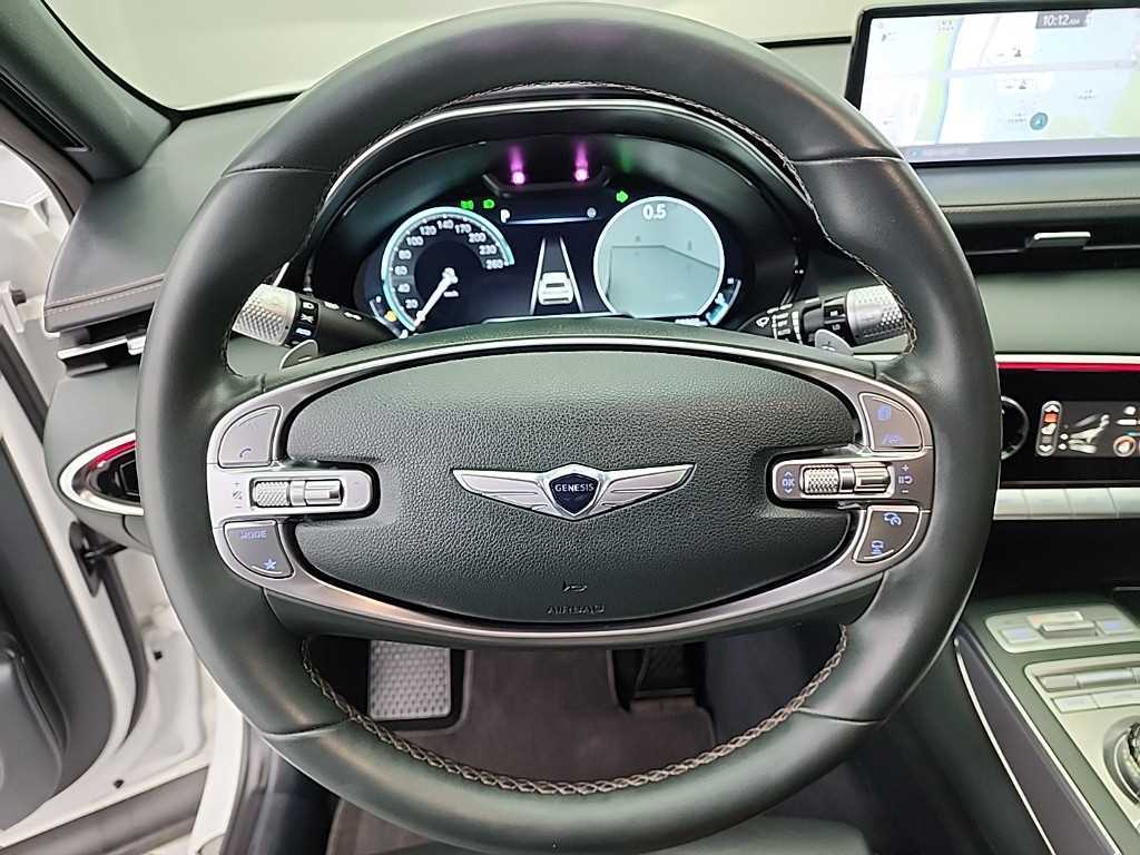 Genesis GV70 - Vista 9