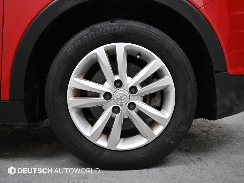 Ssangyong Tivoli - Vista 5