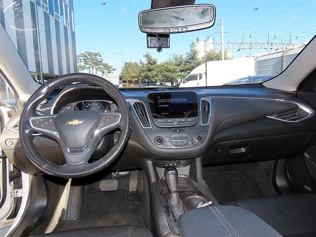 Chevrolet Malibu - Vista 7