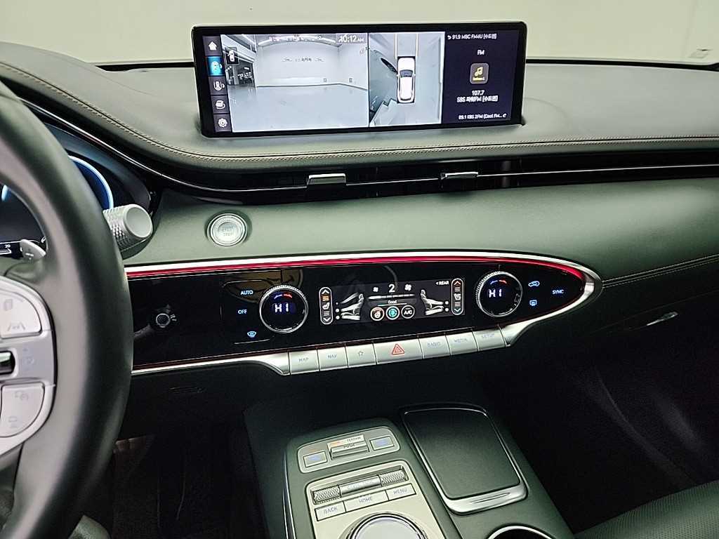 Genesis GV70 - Vista 10