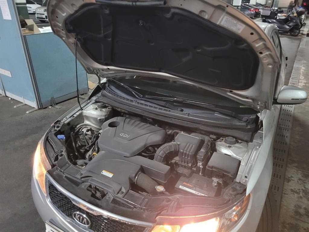 KIA Forte 2011 Plateado - Importación desde Corea - HF Imports Iquique - Foto 17