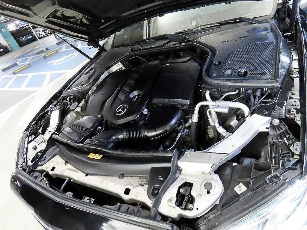 Mercedes Benz E class 2017 Negro - Importación desde Corea - HF Imports Iquique - Foto 19