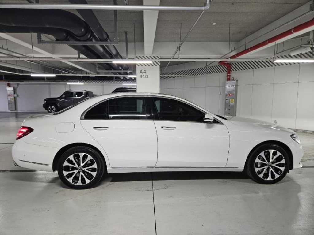 Mercedes Benz E class - Vista 7