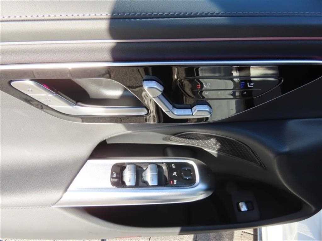 Mercedes Benz E class - Vista 12