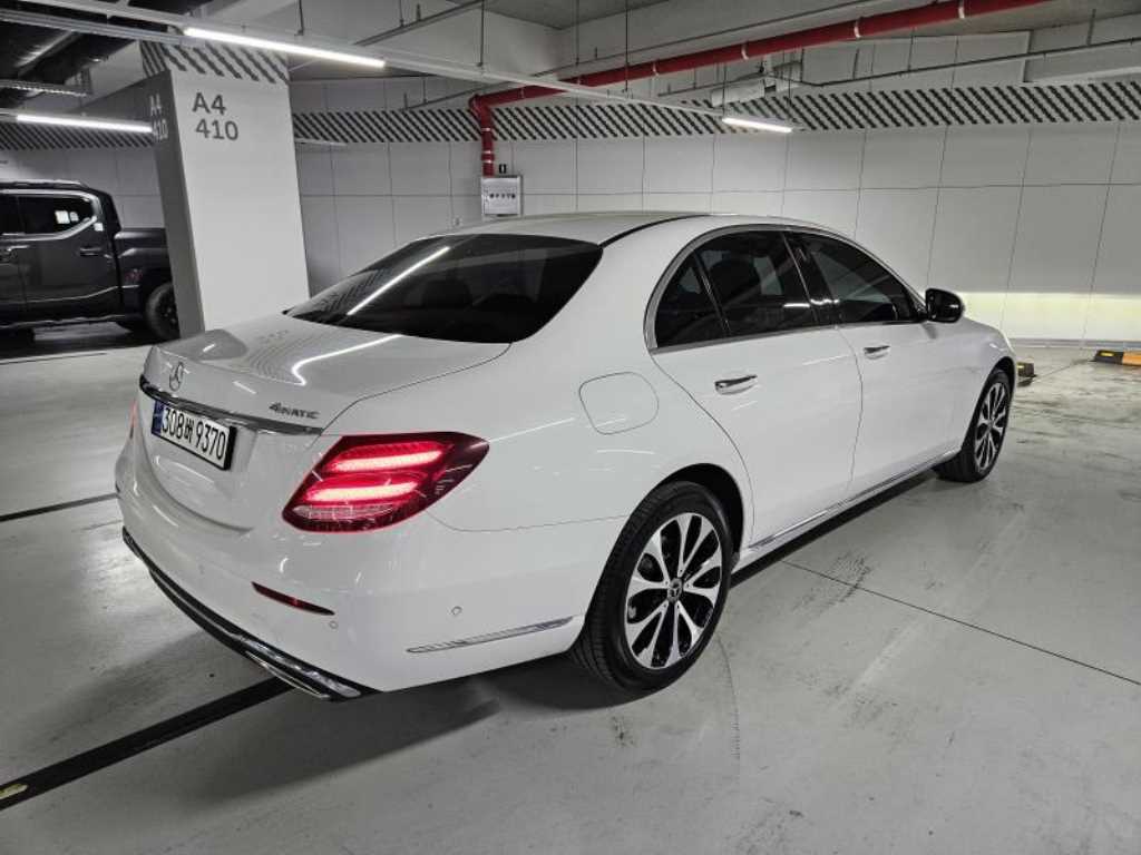 Mercedes Benz E class - Vista 6